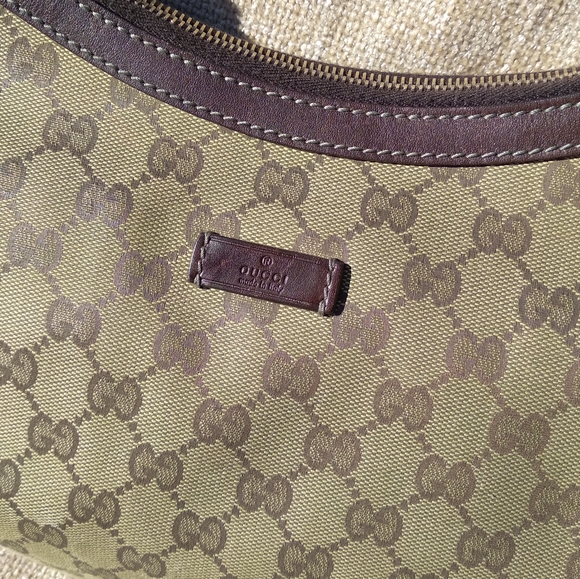 Gucci GG Monogram Web Medium Crossbody Bag - Picture 3 of 15